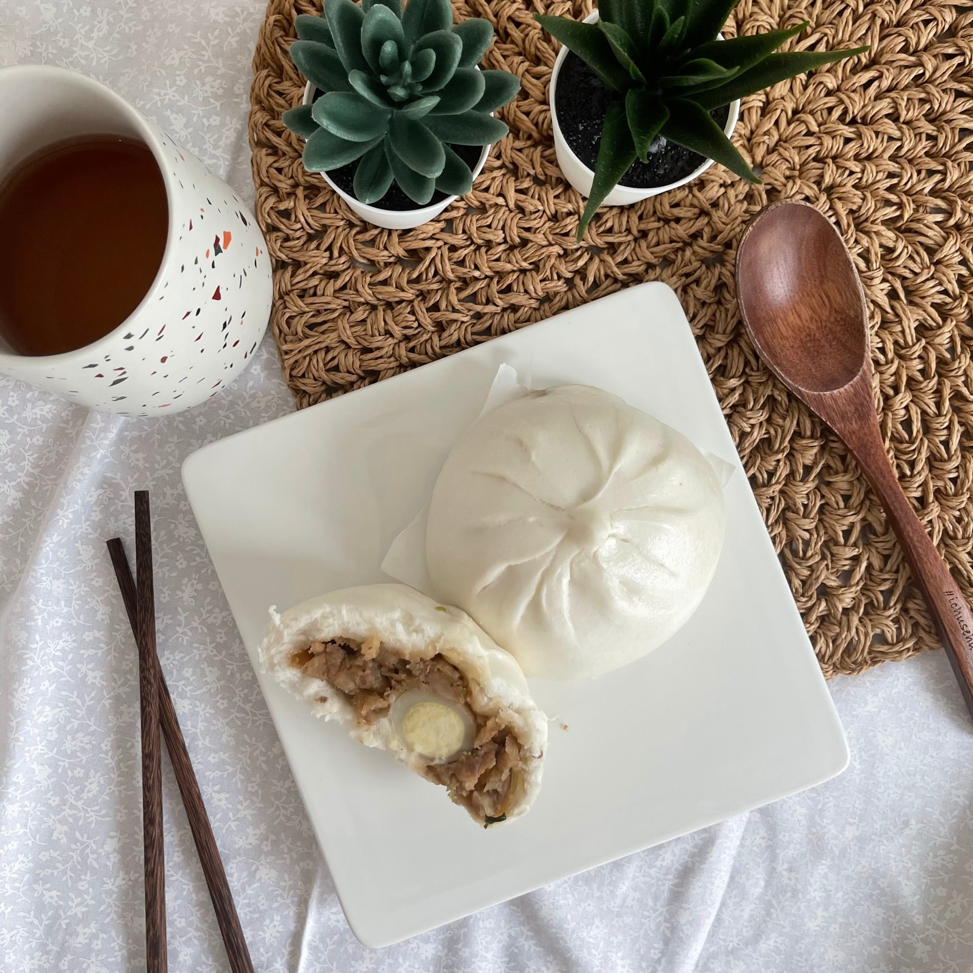 Big Pork Pau (with Egg)  | 猪肉大包 (蛋)